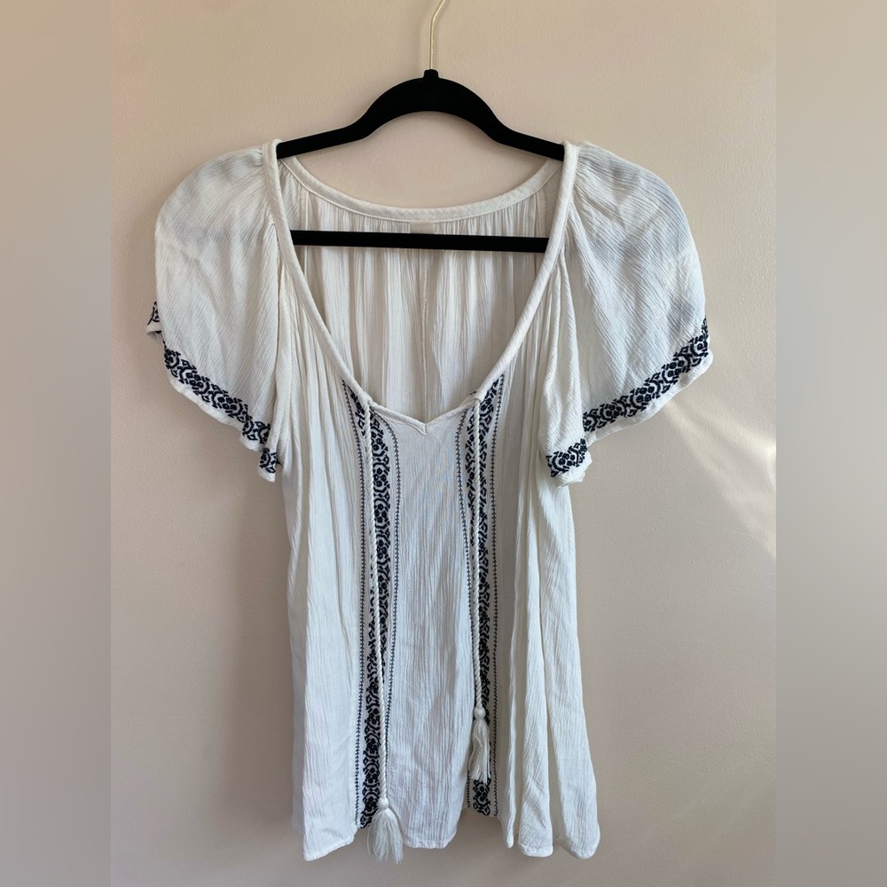 Mossimo supply, Co., flowey white tunic
